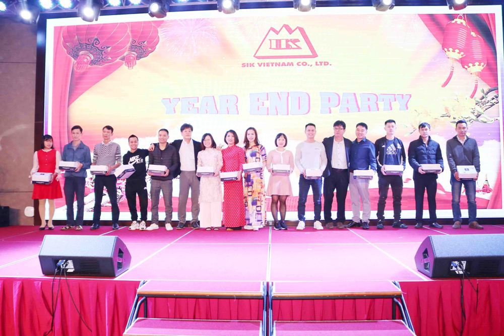 Year_End_party_1